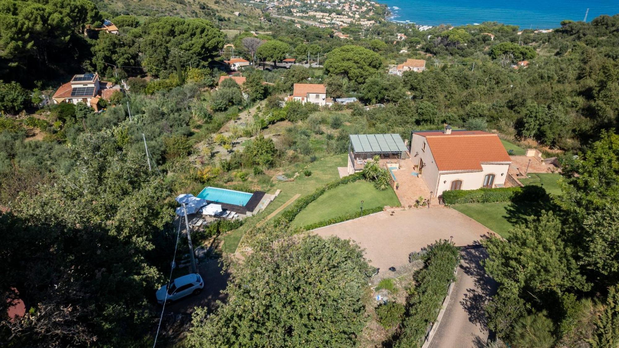 B&B Le Ginestre Cefalù Exteriör bild